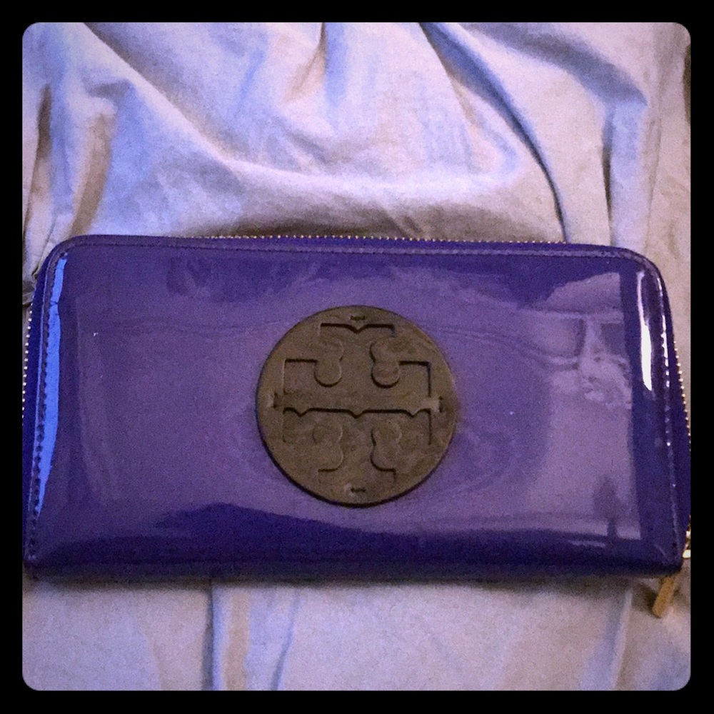 Tory Butch Zipper Wallet